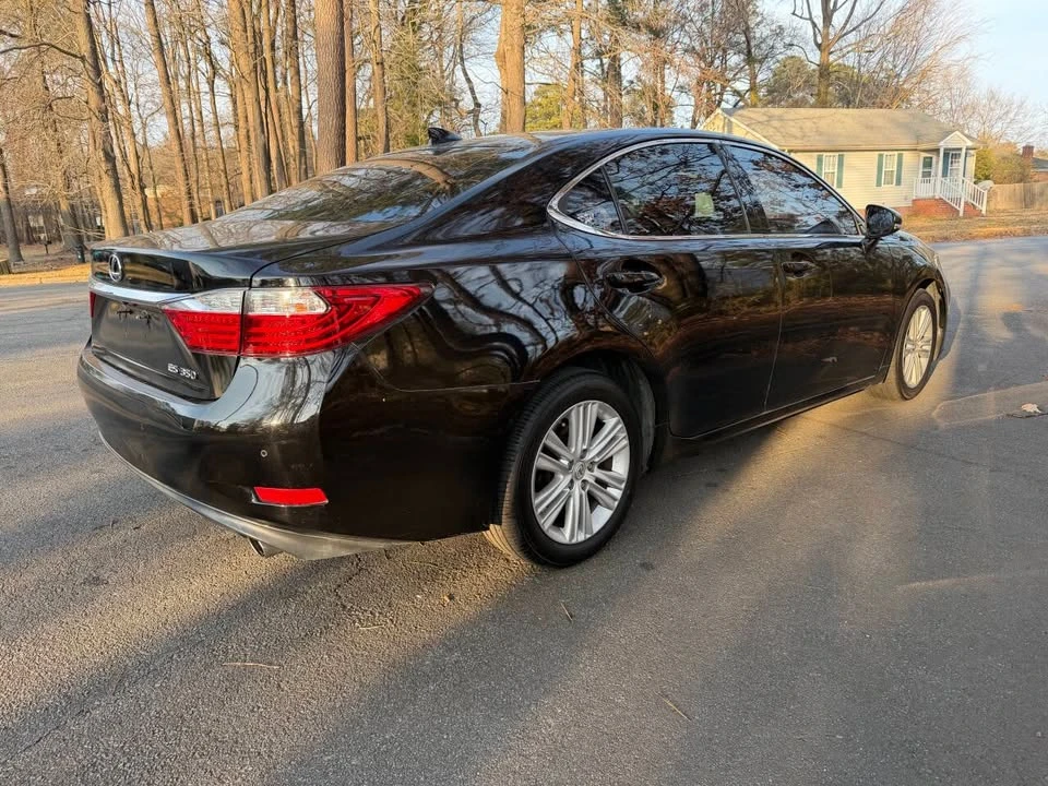 2015 Lexus ES 6th Gen - Image 5 of 19
