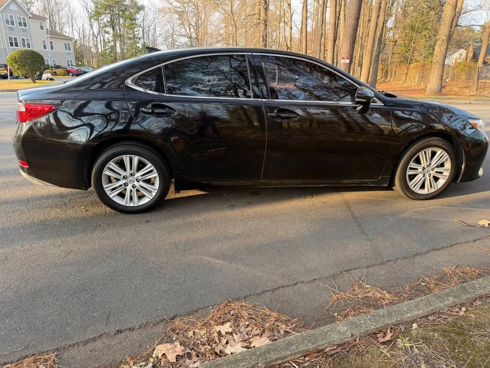 2015 Lexus ES 6th Gen - Image 6 of 19