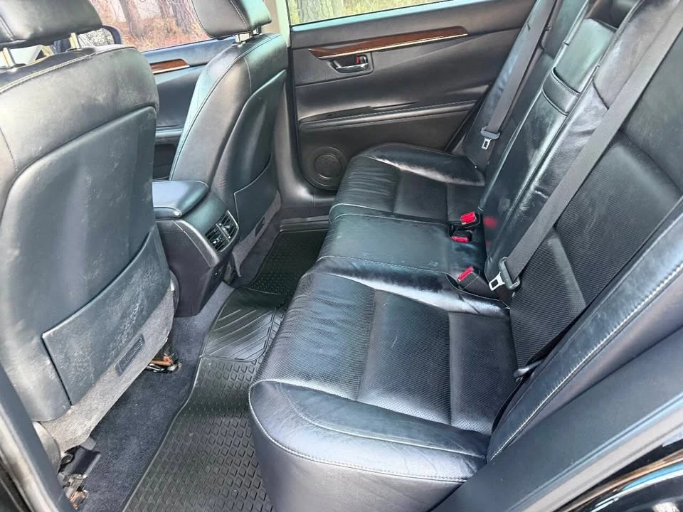 2015 Lexus ES 6th Gen - Image 11 of 19