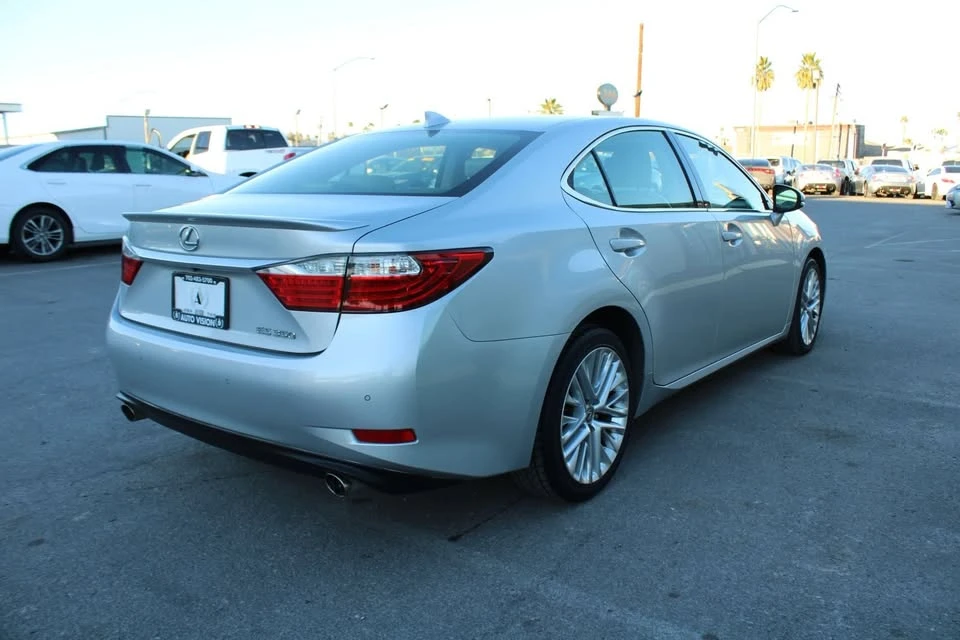 2015 Lexus ES 6th Gen - Image 5 of 20