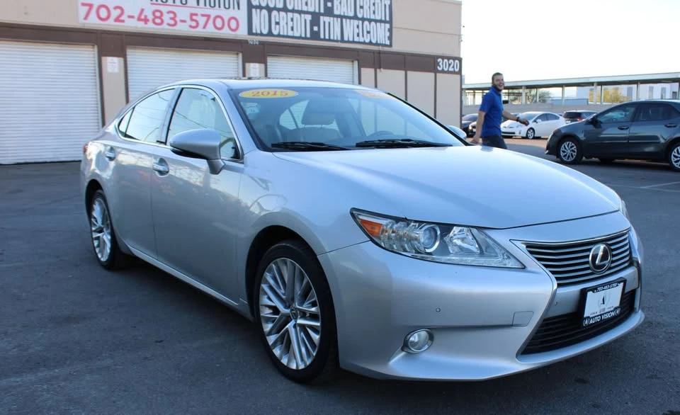 2015 Lexus ES 6th Gen - Image 4 of 20