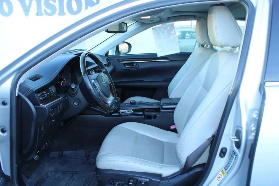 2015 Lexus ES 6th Gen - Image 8 of 20