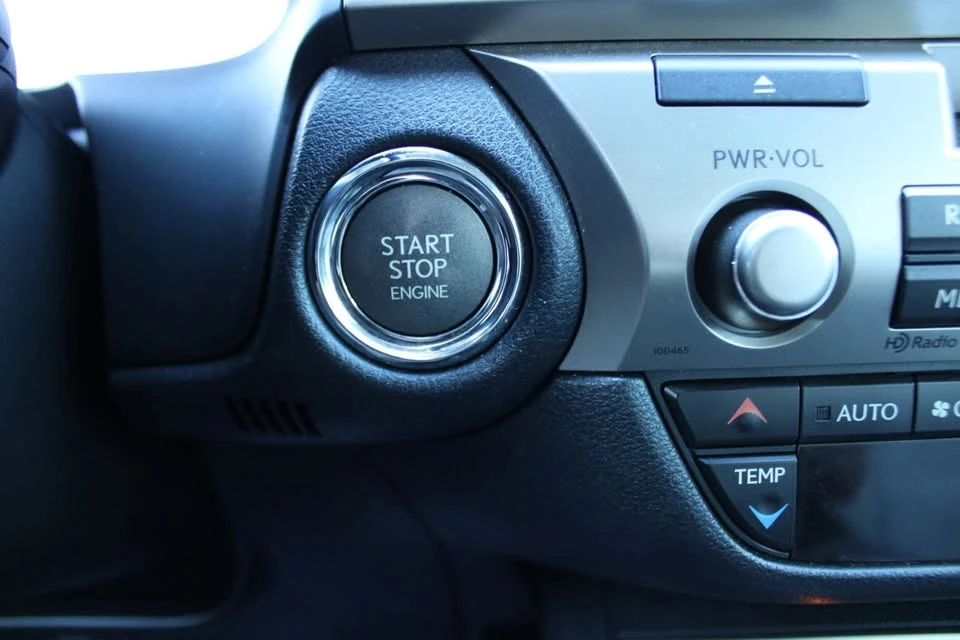 2015 Lexus ES 6th Gen - Image 11 of 20