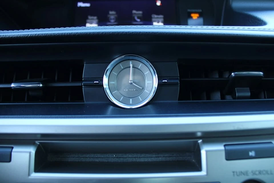 2015 Lexus ES 6th Gen - Image 18 of 20