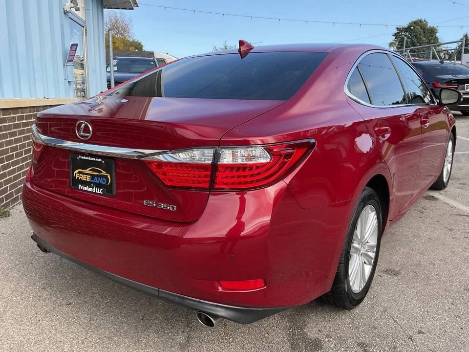 2015 Lexus ES 6th Gen - Image 12 of 20