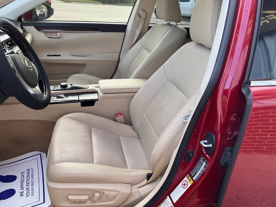 2015 Lexus ES 6th Gen - Image 18 of 20