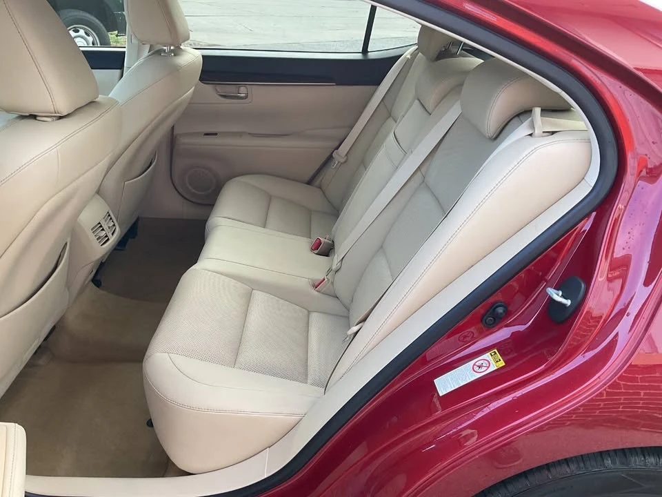 2015 Lexus ES 6th Gen - Image 19 of 20