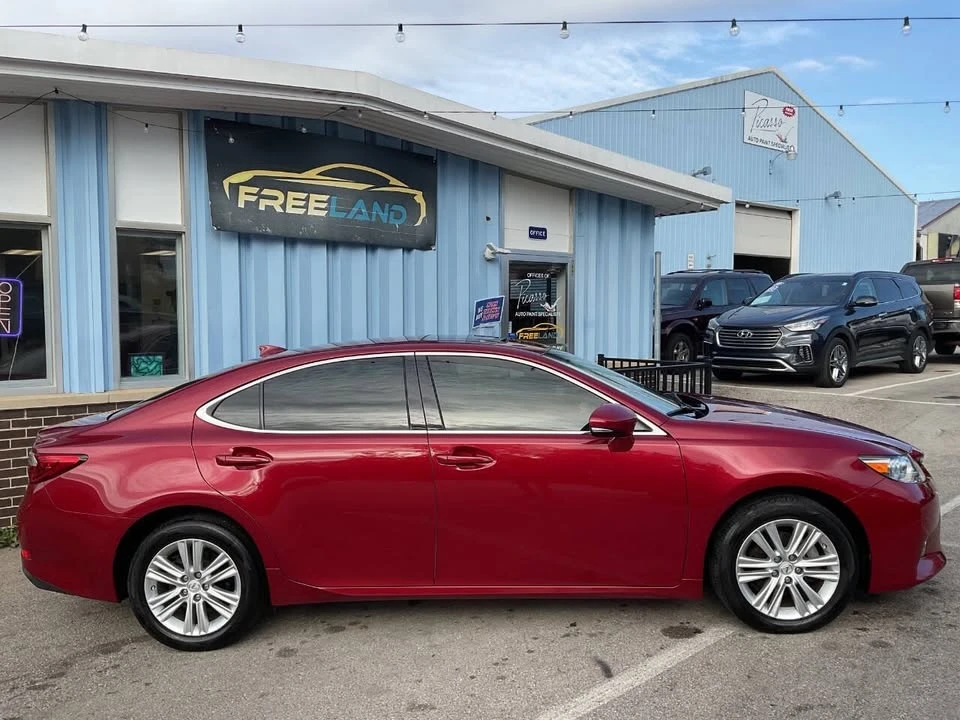 2015 Lexus ES 6th Gen - Image 13 of 20