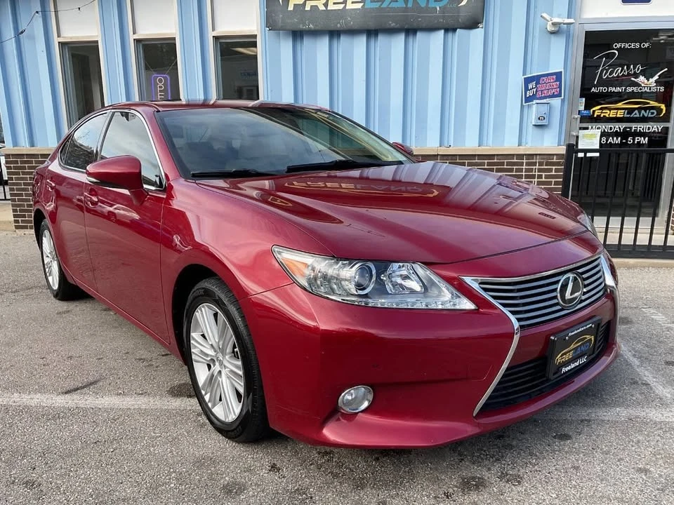 2015 Lexus ES 6th Gen - Image 11 of 20