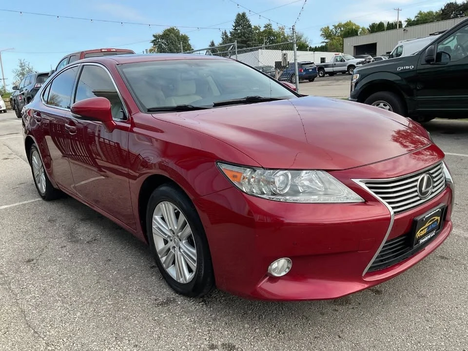 2015 Lexus ES 6th Gen - Image 7 of 20