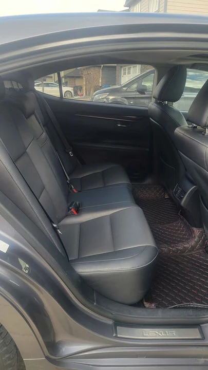 2015 Lexus ES 6th Gen - Image 11 of 14