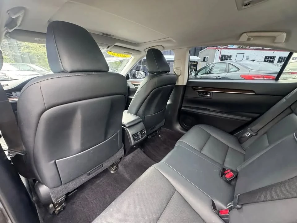 2015 Lexus ES 6th Gen - Image 9 of 9