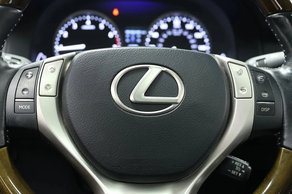 2015 Lexus ES 6th Gen - Image 20 of 20