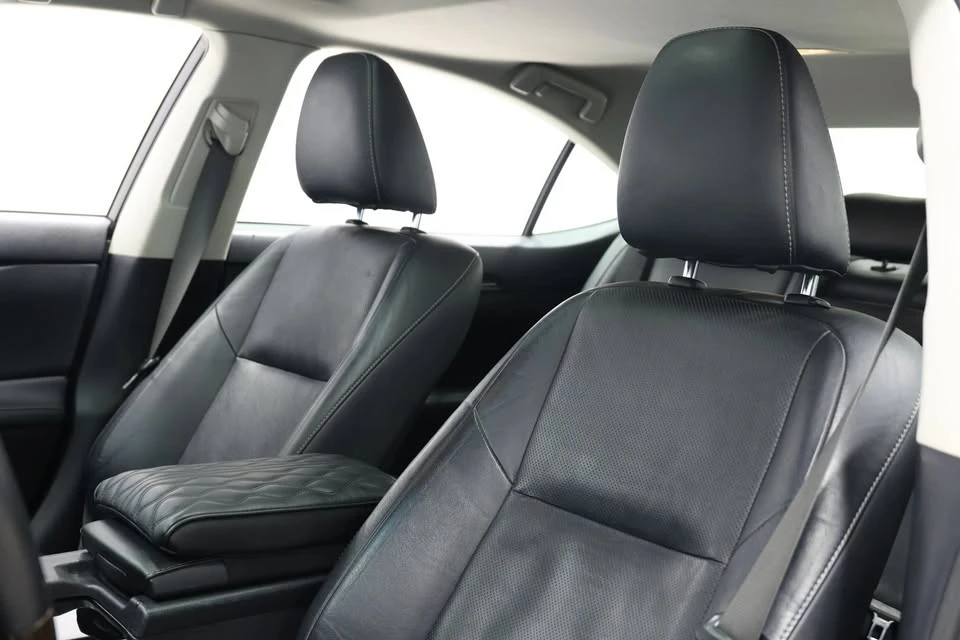 2015 Lexus ES 6th Gen - Image 15 of 20