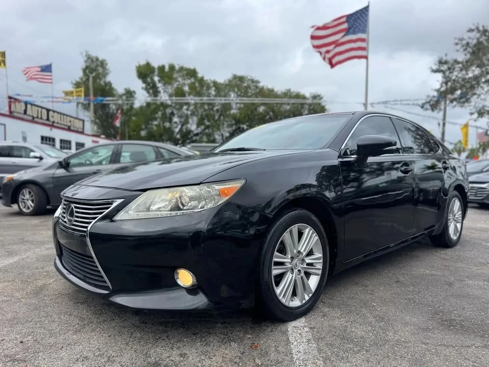 2015 Lexus ES 6th Gen - Image 3 of 9