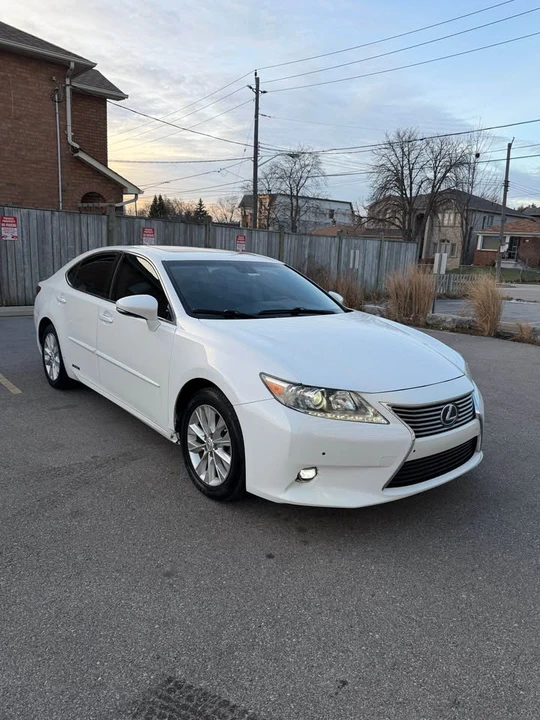 2015 Lexus ES 6th Gen - Image 3 of 11