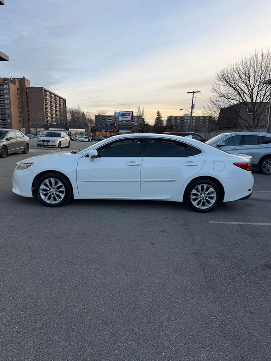 2015 Lexus ES 6th Gen - Image 5 of 11