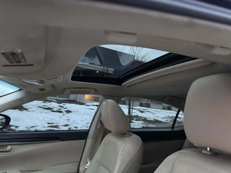 2015 Lexus ES 6th Gen - Image 9 of 10