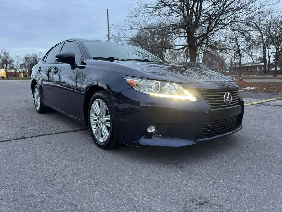 2015 Lexus ES 6th Gen - Image 4 of 10