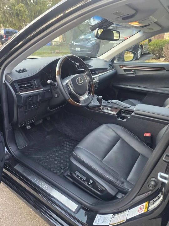 2015 Lexus ES 6th Gen - Image 3 of 9