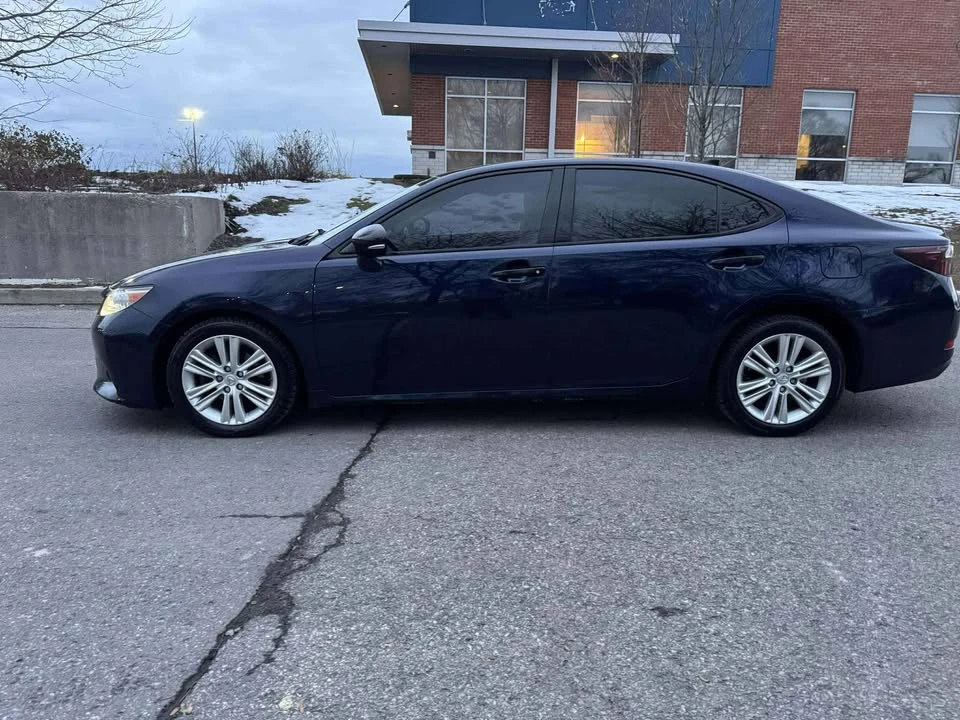 2015 Lexus ES 6th Gen - Image 6 of 10