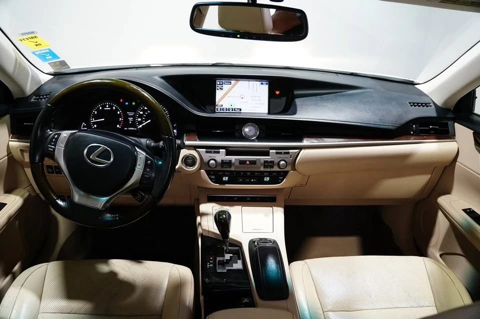 2015 Lexus ES 6th Gen - Image 20 of 20