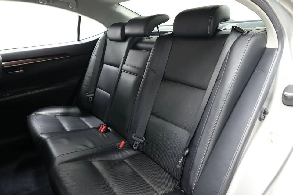 2015 Lexus ES 6th Gen - Image 3 of 20