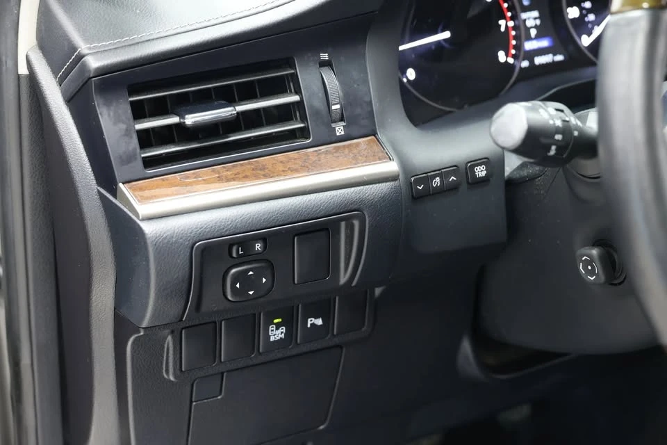 2015 Lexus ES 6th Gen - Image 18 of 20