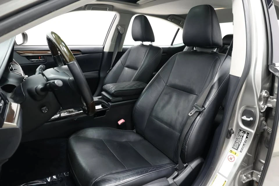 2015 Lexus ES 6th Gen - Image 14 of 20