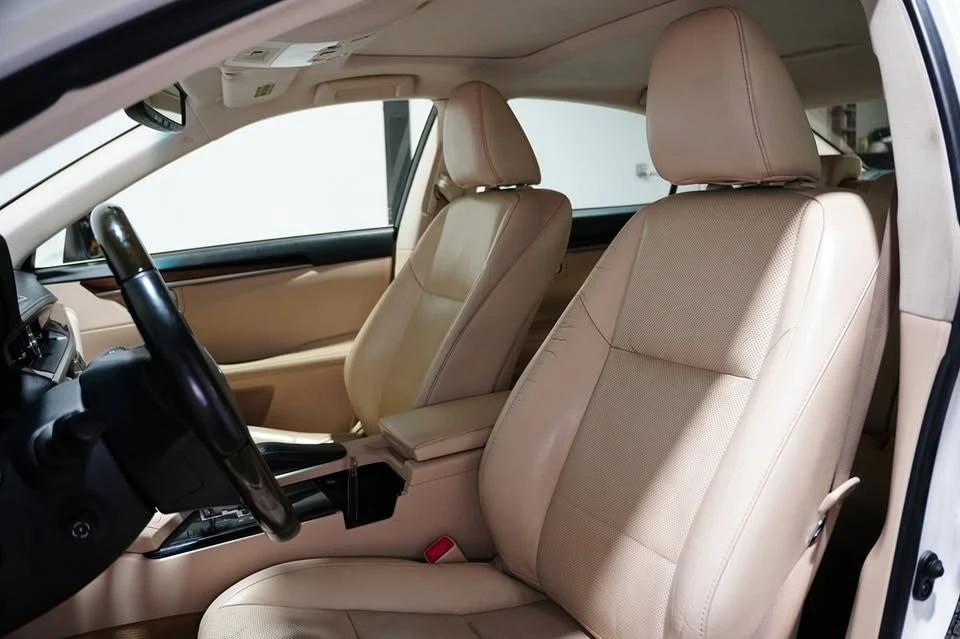 2015 Lexus ES 6th Gen - Image 16 of 20