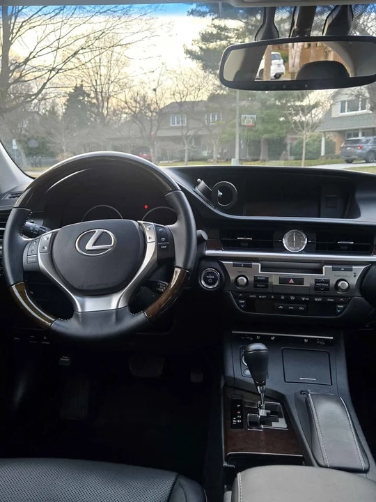 2015 Lexus ES 6th Gen - Image 8 of 9