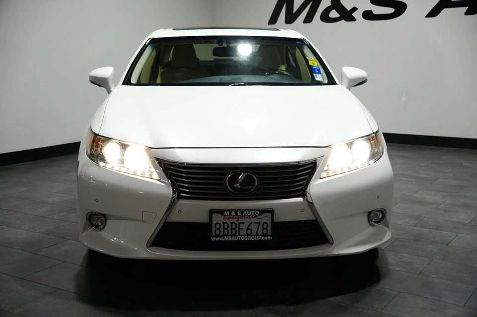 2015 Lexus ES 6th Gen - Image 8 of 20