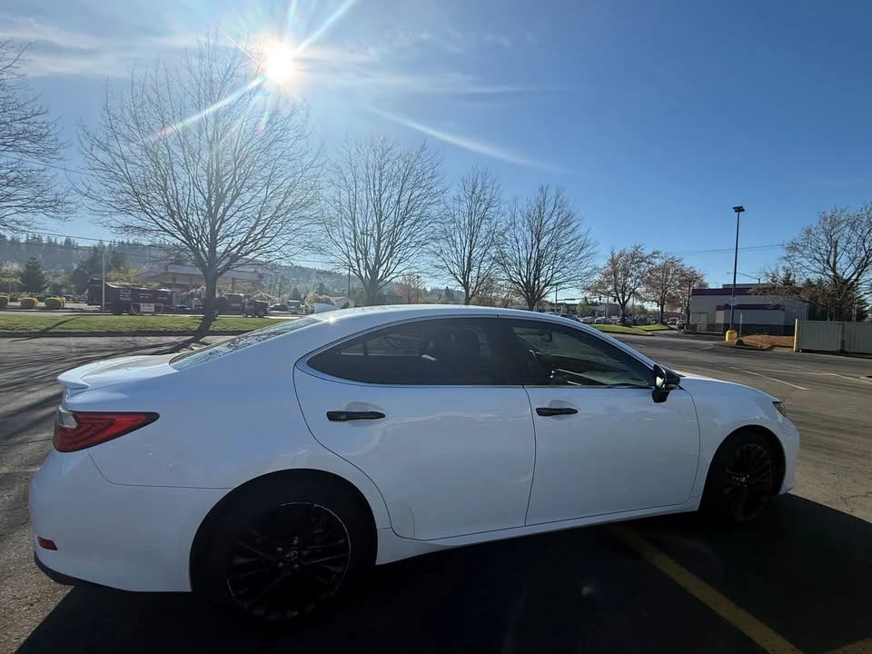 2015 Lexus ES 6th Gen - Image 3 of 10