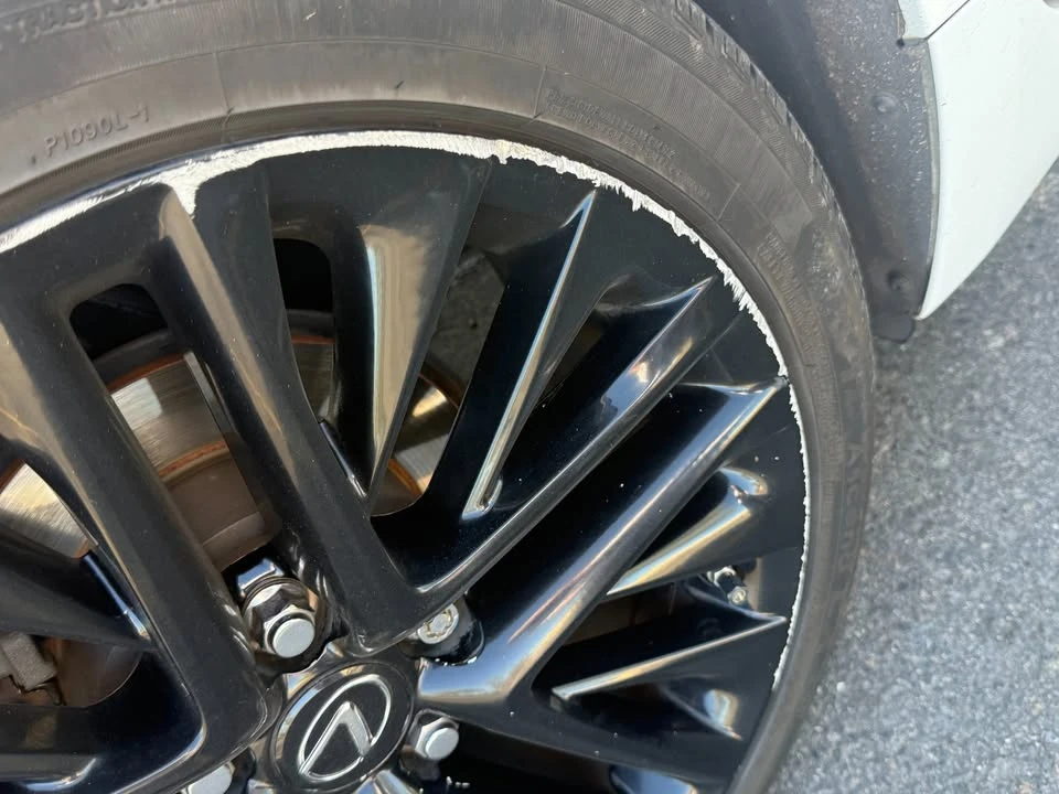 2015 Lexus ES 6th Gen - Image 6 of 10