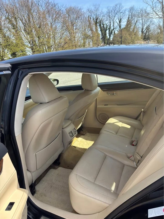 2015 Lexus ES 6th Gen - Image 13 of 20