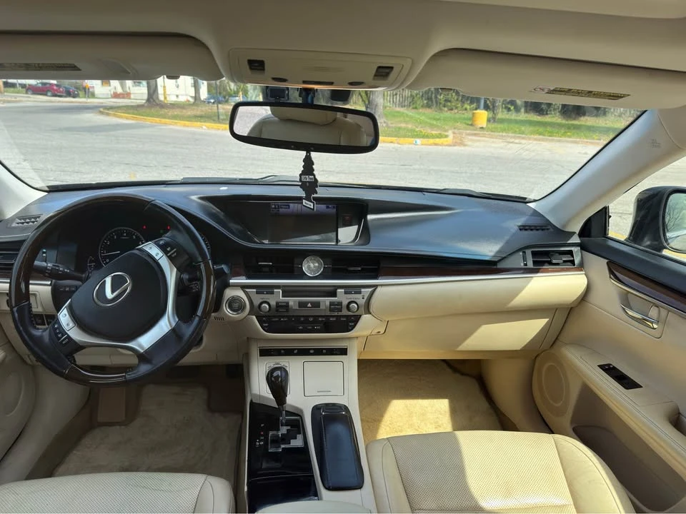 2015 Lexus ES 6th Gen - Image 16 of 20