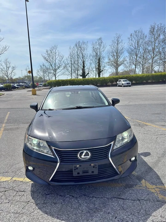 2015 Lexus ES 6th Gen - Image 2 of 20