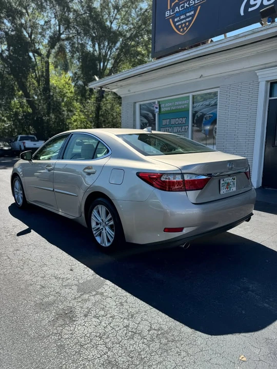 2015 Lexus ES 6th Gen - Image 5 of 16