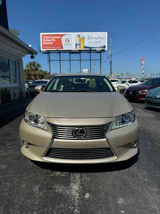 2015 Lexus ES 6th Gen - Image 2 of 16