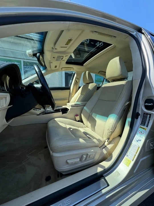 2015 Lexus ES 6th Gen - Image 6 of 16