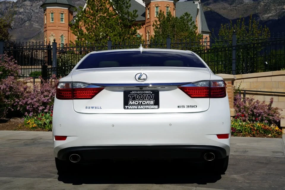 2015 Lexus ES 6th Gen - Image 6 of 20