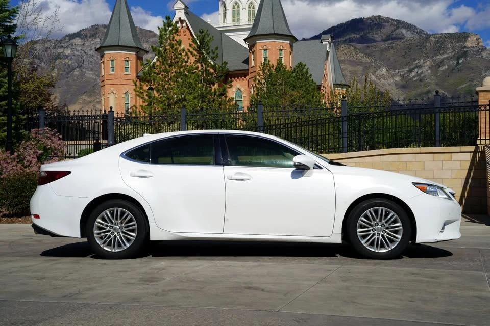 2015 Lexus ES 6th Gen - Image 4 of 20