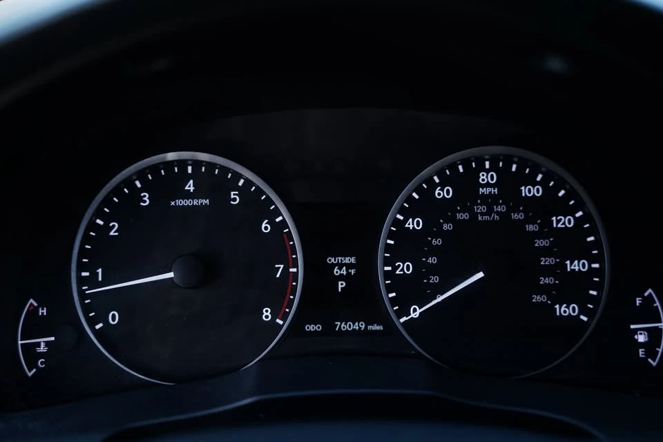 2015 Lexus ES 6th Gen - Image 12 of 20