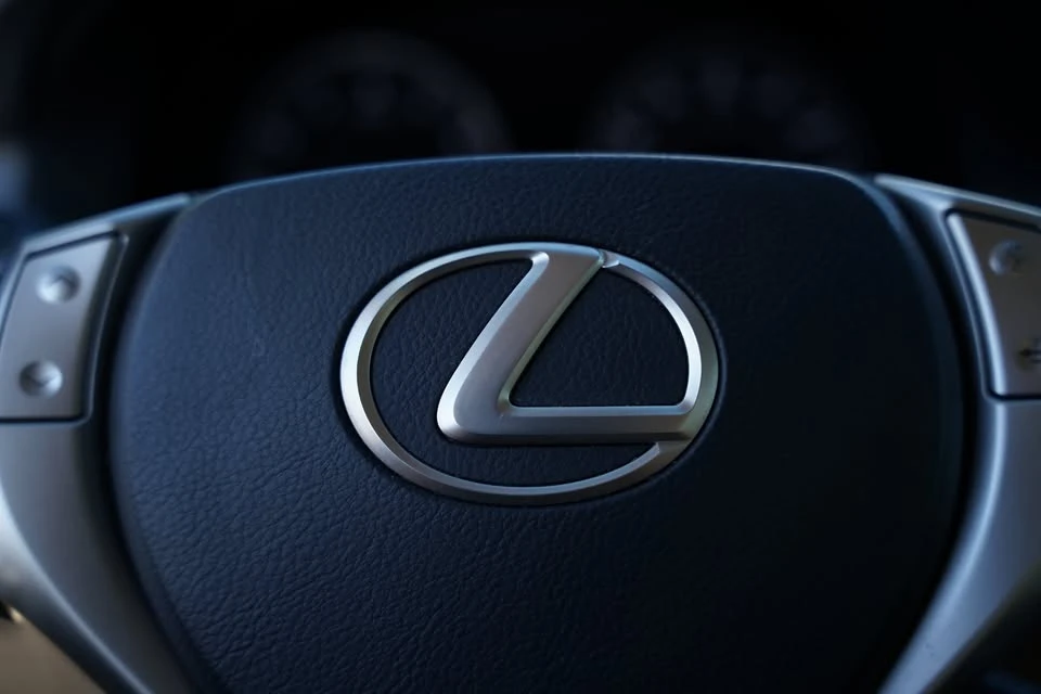 2015 Lexus ES 6th Gen - Image 19 of 20