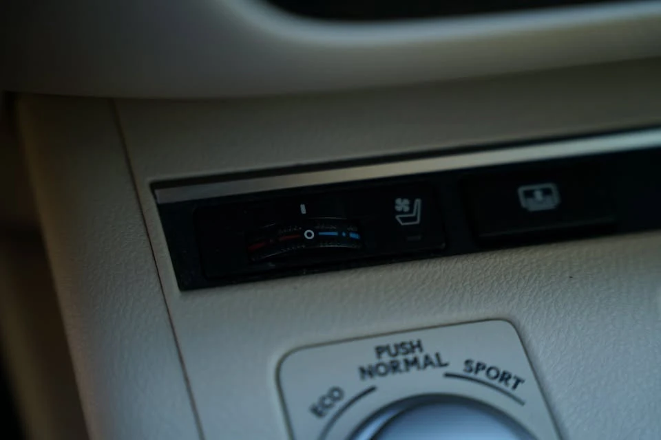 2015 Lexus ES 6th Gen - Image 18 of 20