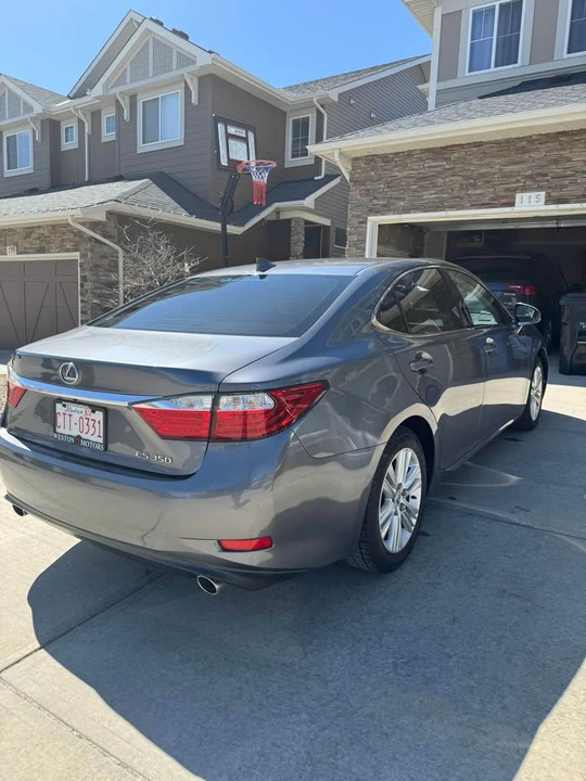 2015 Lexus ES 6th Gen - Image 9 of 10