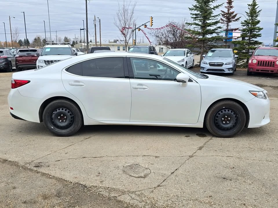 2015 Lexus ES 6th Gen - Image 6 of 19
