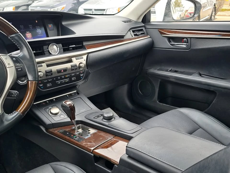 2015 Lexus ES 6th Gen - Image 12 of 19