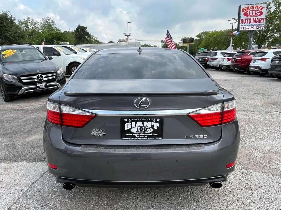 2015 Lexus ES 6th Gen - Image 7 of 20