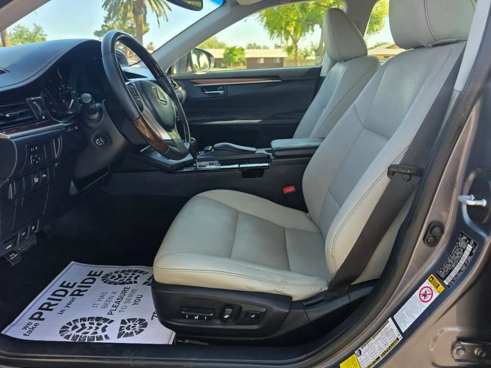 2015 Lexus ES 6th Gen - Image 14 of 15